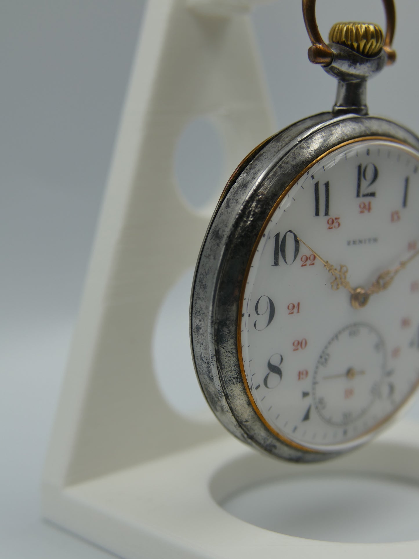 1914 vintage gousset pocket watch Zenith hand wind Gun metal grand prix