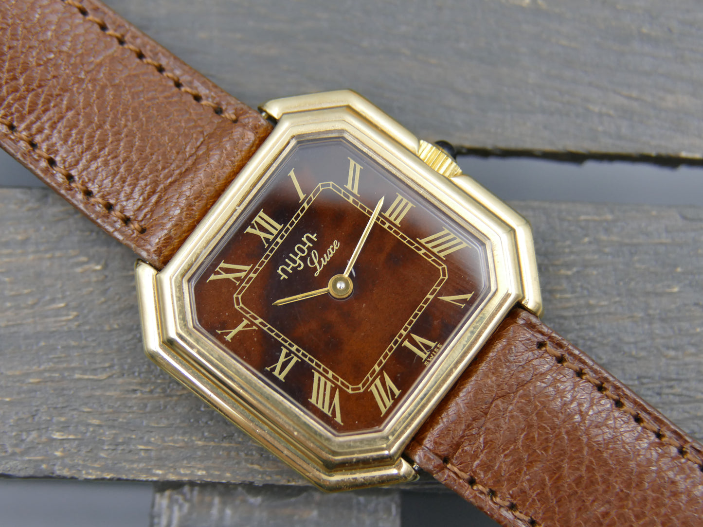 70s Vintage watch swiss Nyon Luxe (Ceinture) hand wind ST 69N marble brown NOS