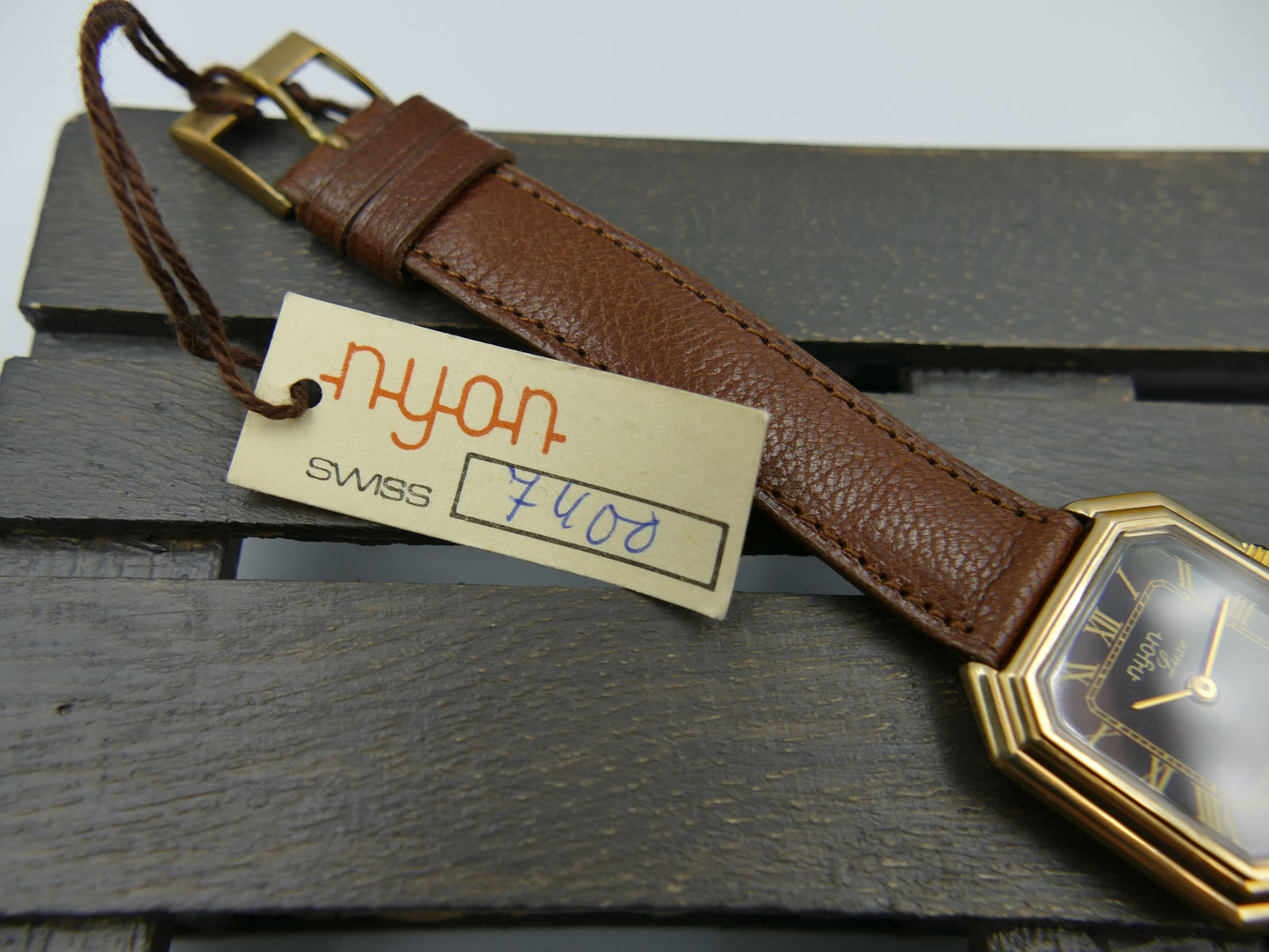 70s Vintage watch swiss Nyon Luxe (Ceinture) hand wind ST 69N marble brown NOS