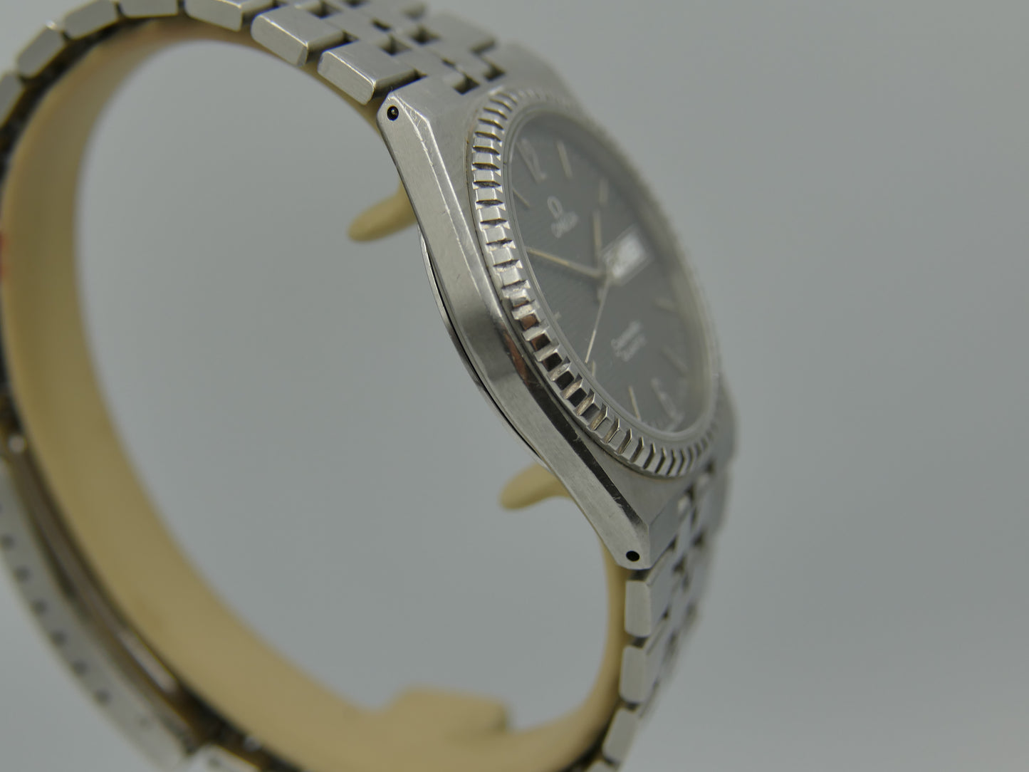 80s vintage watch mens Omega ref 196.0221 / 396.0924 Seamaster  Cal.1425