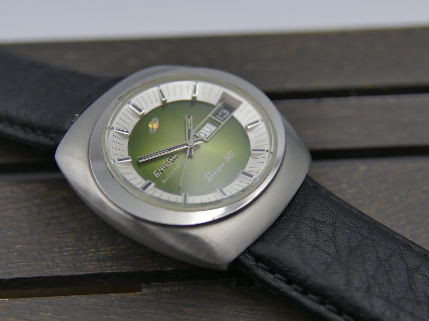 70s vintage watch NOS Enicar Sherpa 320 ref 167-10-01 automatic cal. AR 167 Steel green
