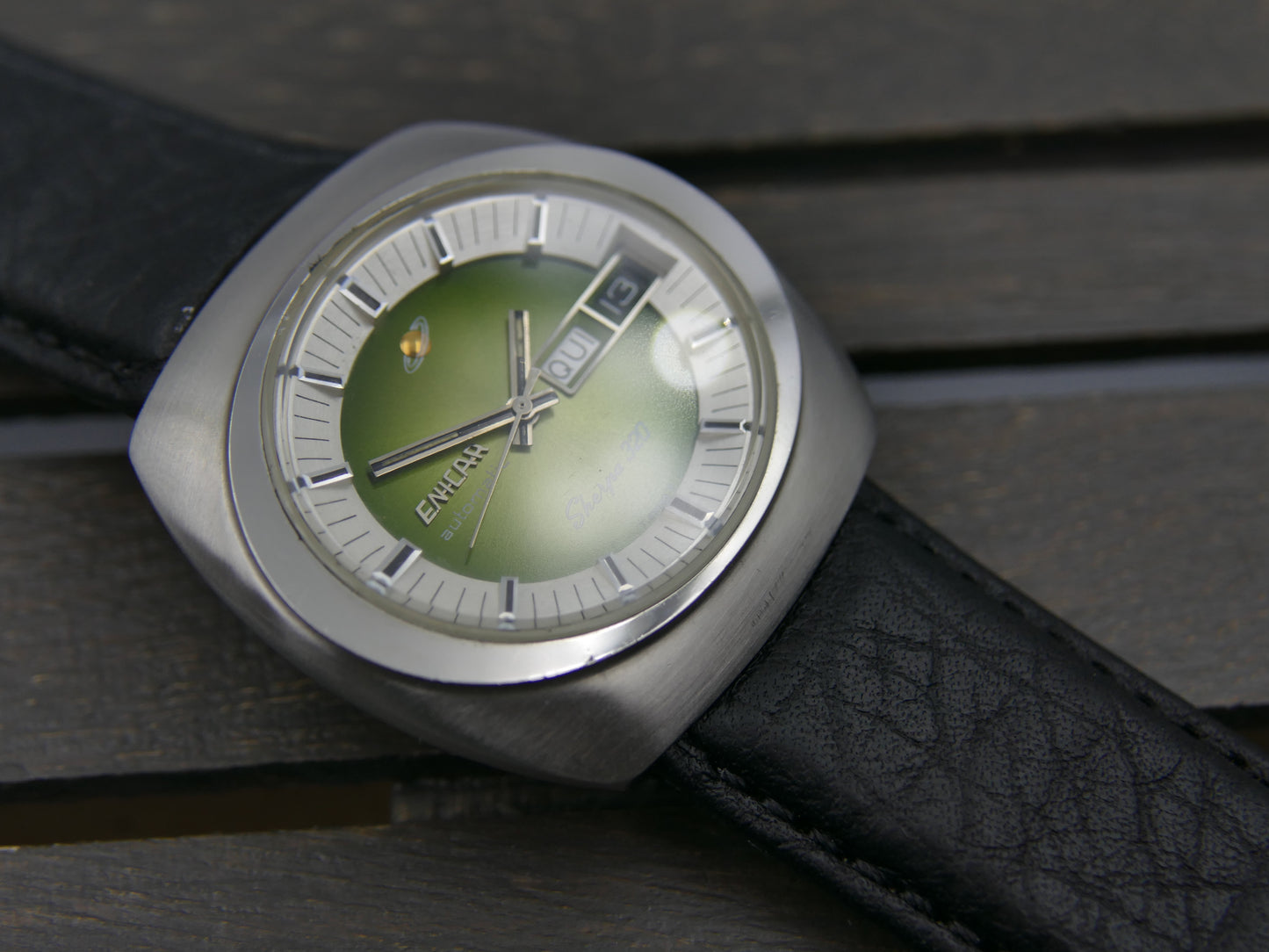 70s vintage watch NOS Enicar Sherpa 320 ref 167-10-01 automatic cal. AR 167 Steel green