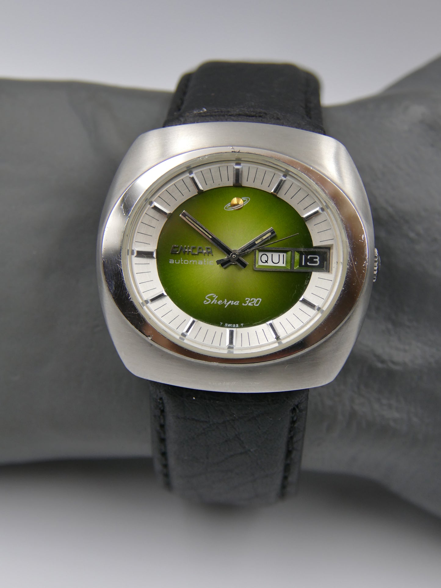 70s vintage watch NOS Enicar Sherpa 320 ref 167-10-01 automatic cal. AR 167 Steel green