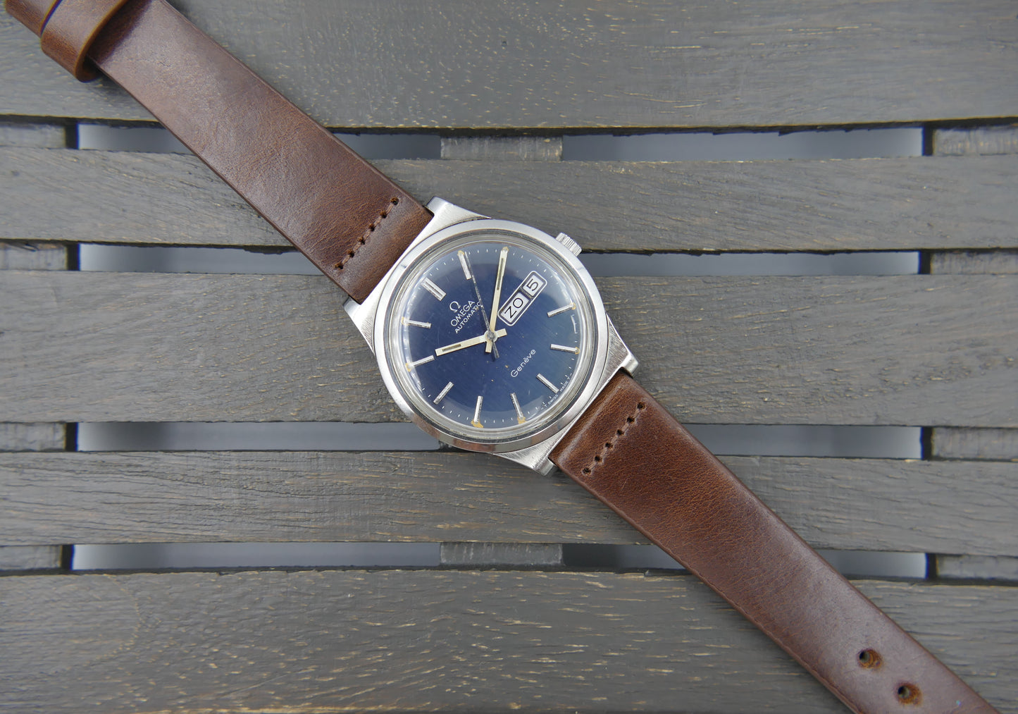 70s vintage watch mens Omega geneve ref 166.0169 automatic cal. 1022 steel 36mm blue