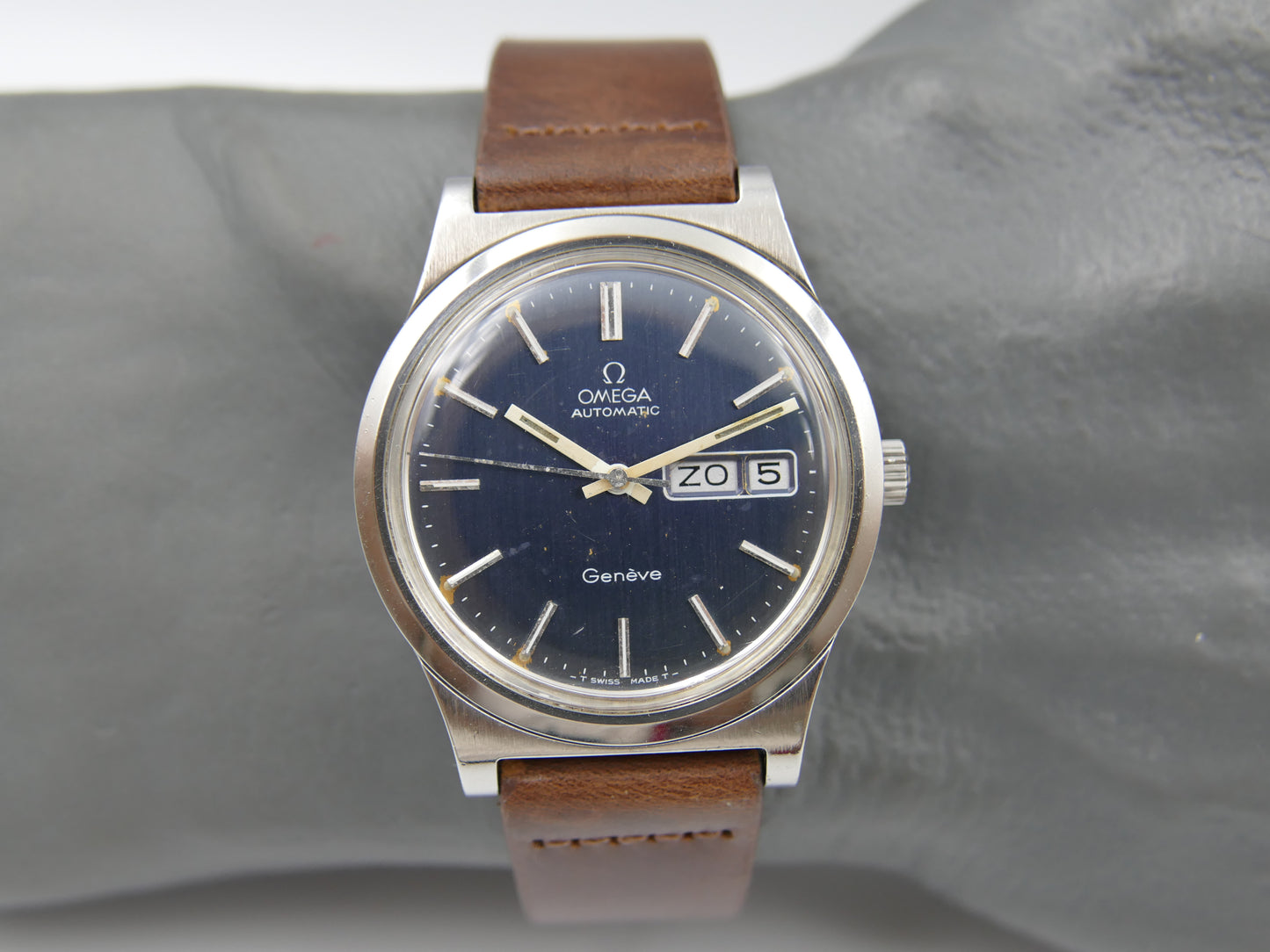 70s vintage watch mens Omega geneve ref 166.0169 automatic cal. 1022 steel 36mm blue