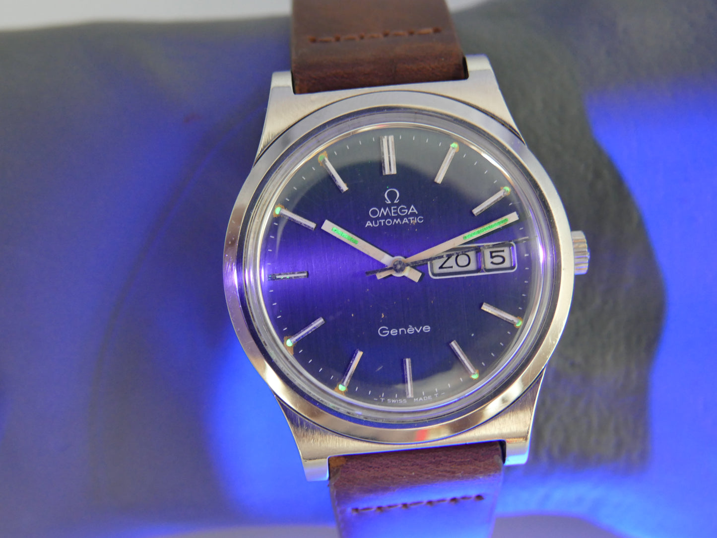 70s vintage watch mens Omega geneve ref 166.0169 automatic cal. 1022 steel 36mm blue