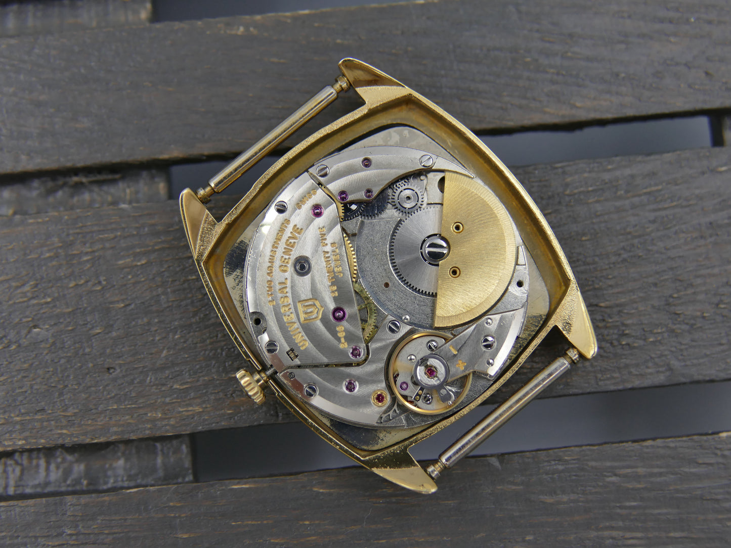 70s vintage watch mens Universal Geneve Gilt Shadow ref 566105 Automatic 2-66 Microrotor Ultra Slim