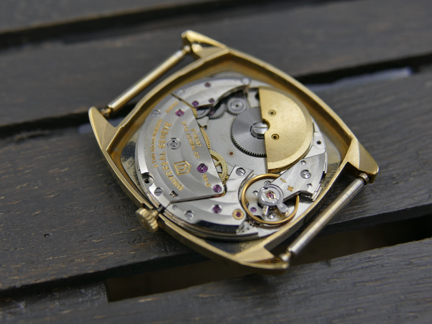 70s vintage watch mens Universal Geneve Gilt Shadow ref 566105 Automatic 2-66 Microrotor Ultra Slim