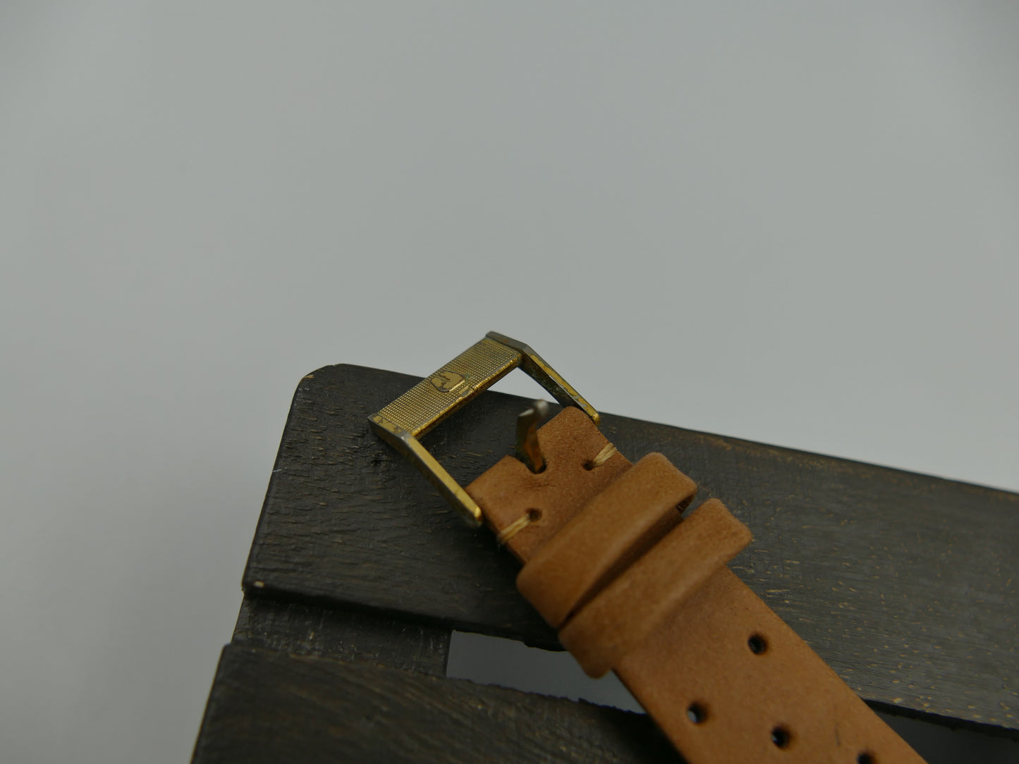 70s vintage watch mens Universal Geneve Gilt Shadow ref 566105 Automatic 2-66 Microrotor Ultra Slim