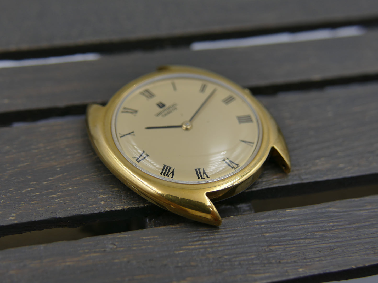 60s vintage watch mens Universal Geneve hand wind cal 1-42 Ref. 542111 ultra slim thin serviced