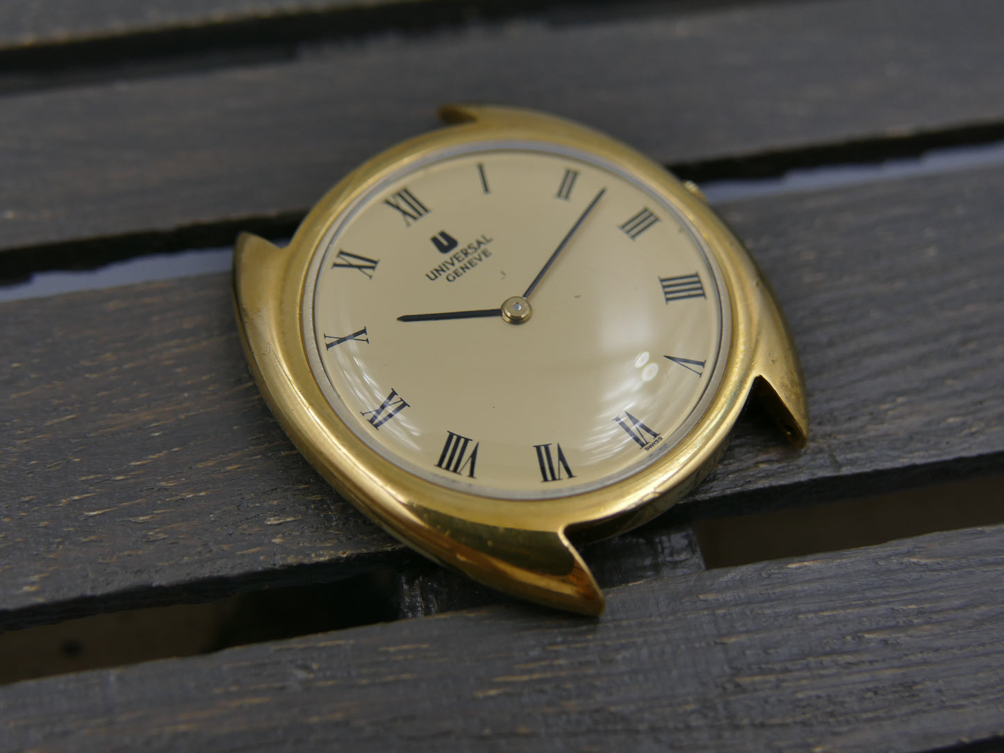 60s vintage watch mens Universal Geneve hand wind cal 1-42 Ref. 542111 ultra slim thin serviced