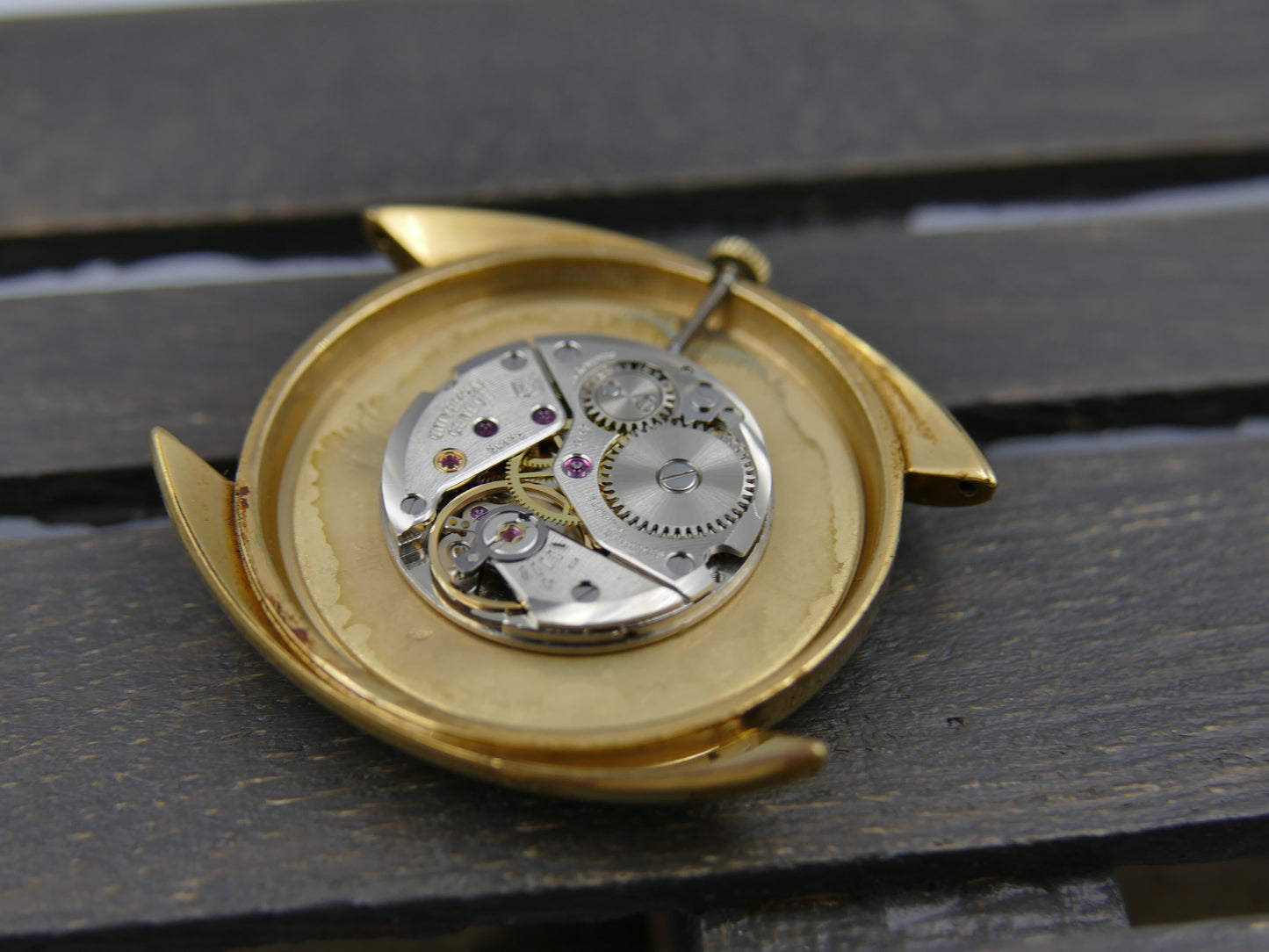 60s vintage watch mens Universal Geneve hand wind cal 1-42 Ref. 542111 ultra slim thin serviced