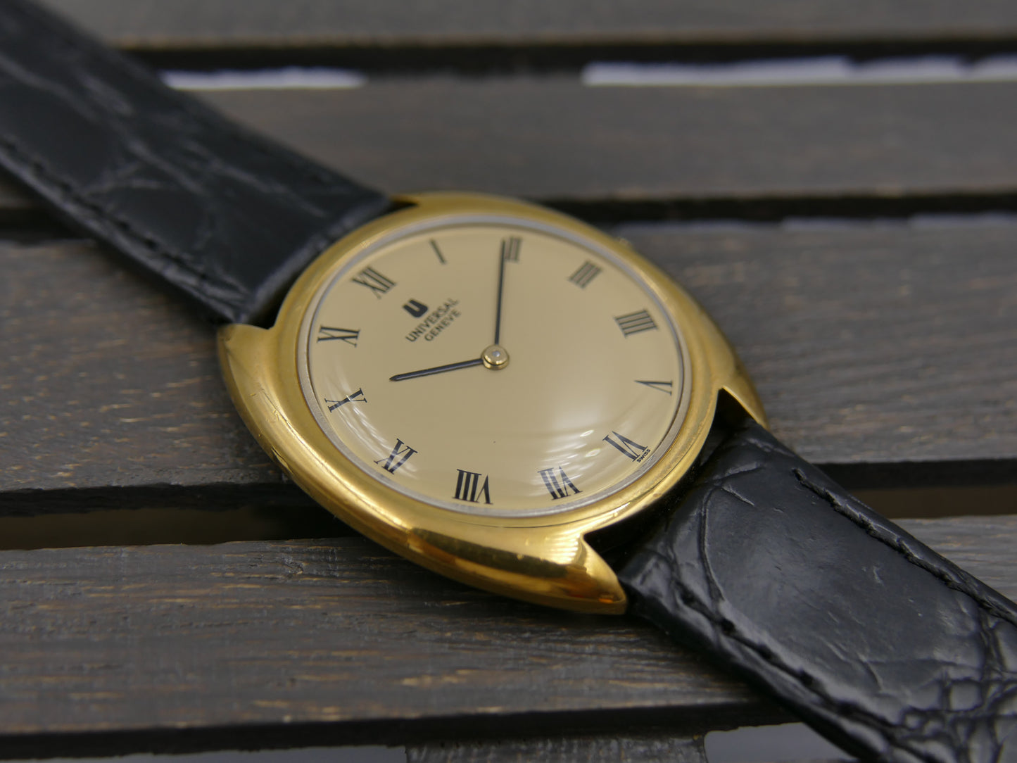 60s vintage watch mens Universal Geneve hand wind cal 1-42 Ref. 542111 ultra slim thin serviced