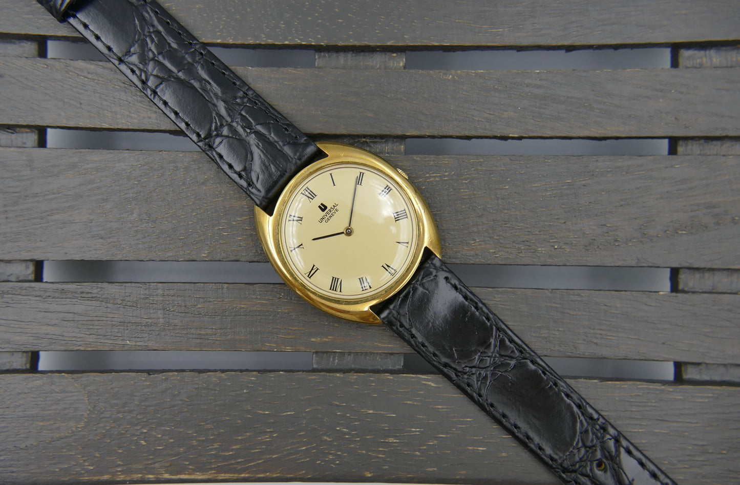 60s vintage watch mens Universal Geneve hand wind cal 1-42 Ref. 542111 ultra slim thin serviced