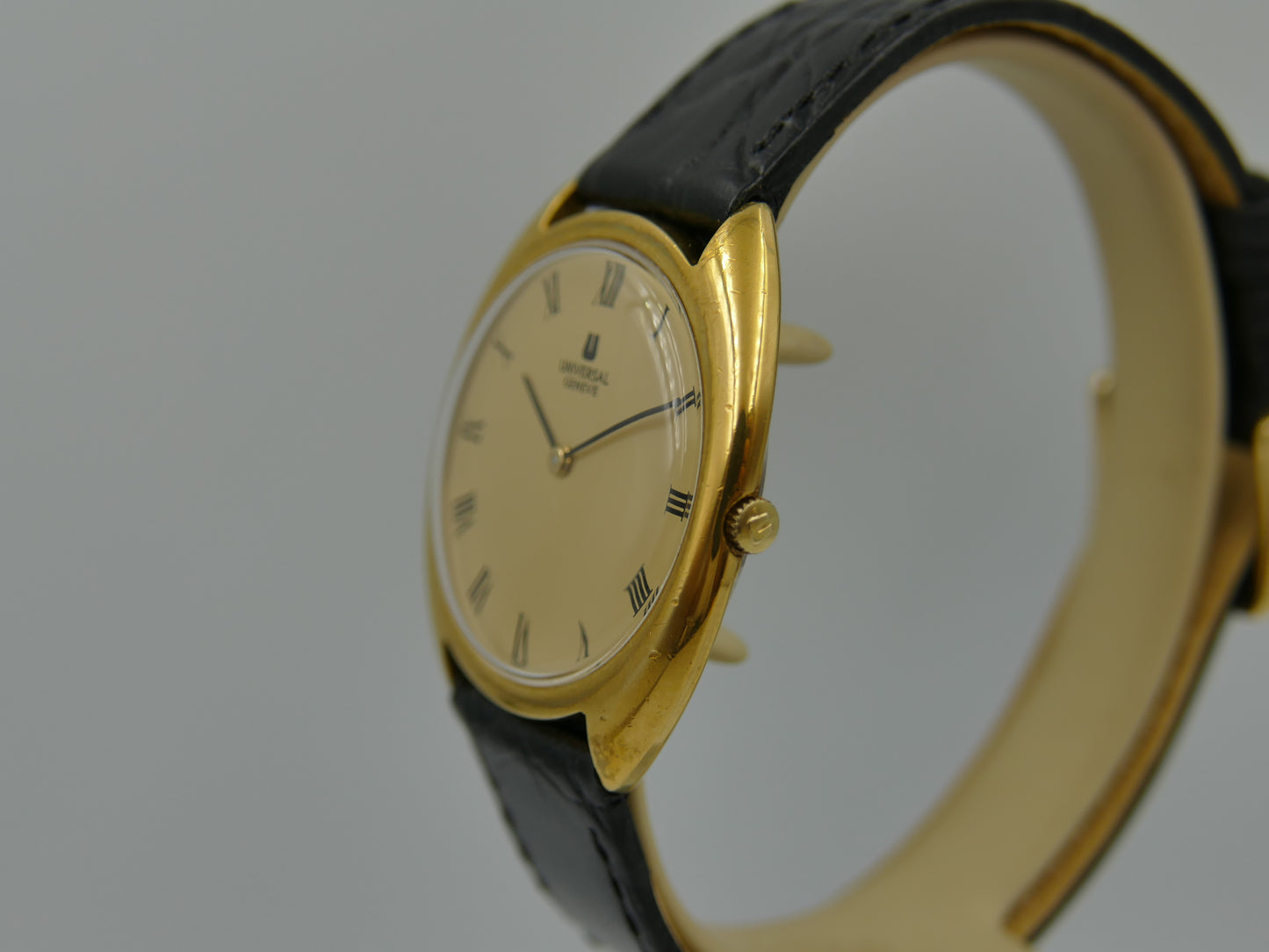60s vintage watch mens Universal Geneve hand wind cal 1-42 Ref. 542111 ultra slim thin serviced