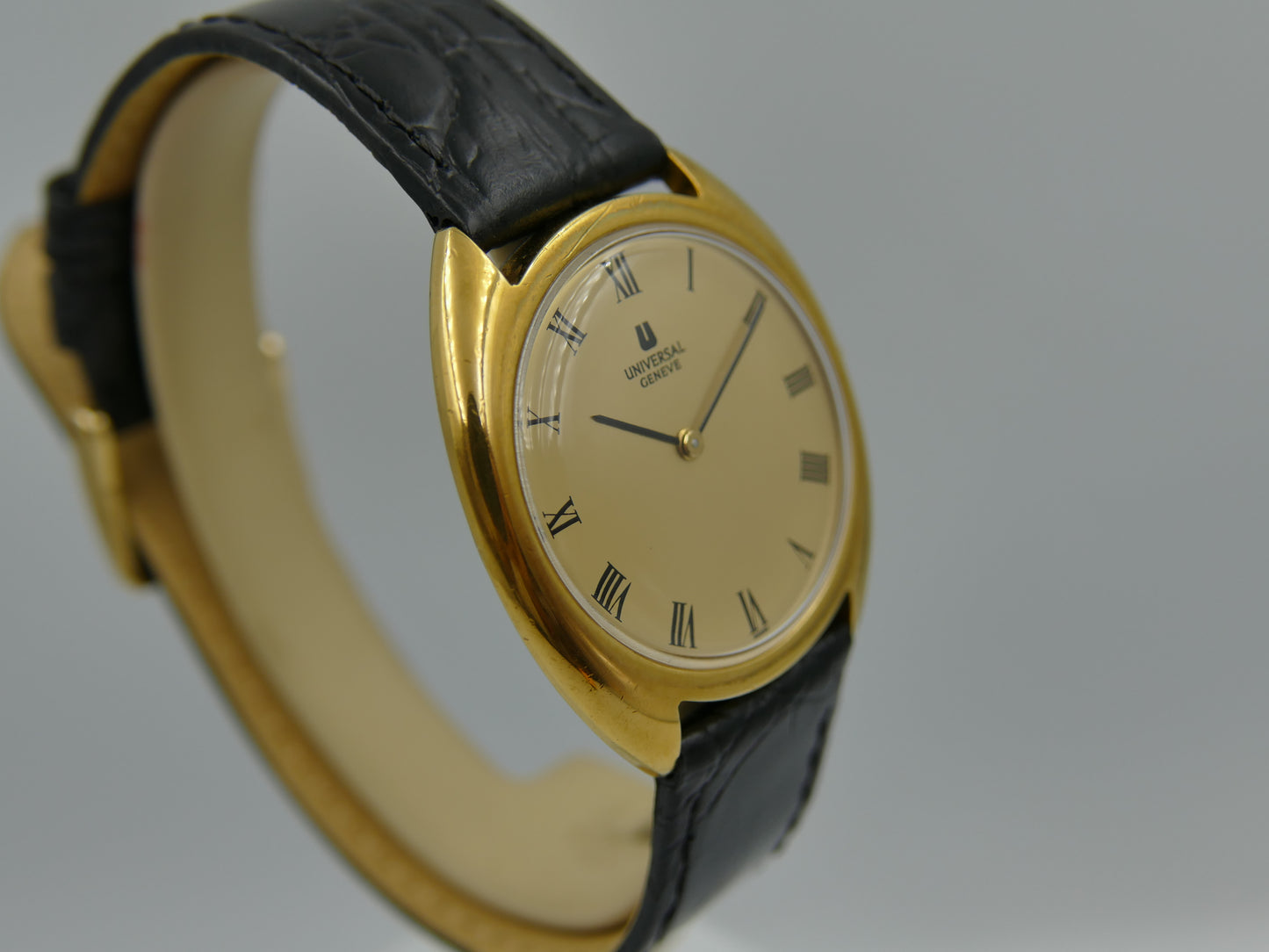 60s vintage watch mens Universal Geneve hand wind cal 1-42 Ref. 542111 ultra slim thin serviced
