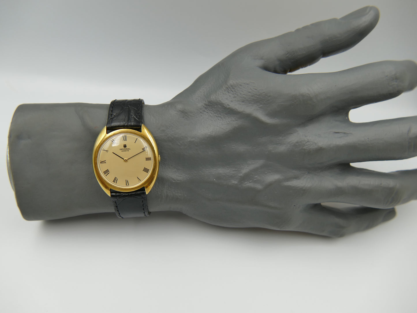 60s vintage watch mens Universal Geneve hand wind cal 1-42 Ref. 542111 ultra slim thin serviced