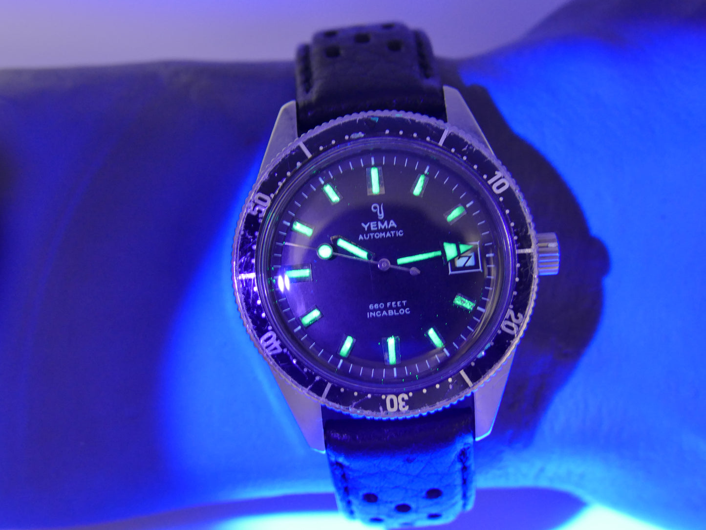 60s vintage watch mens Yema 660 feet SKIN DIVER ref. 8755 Steel Pre superman 37mm