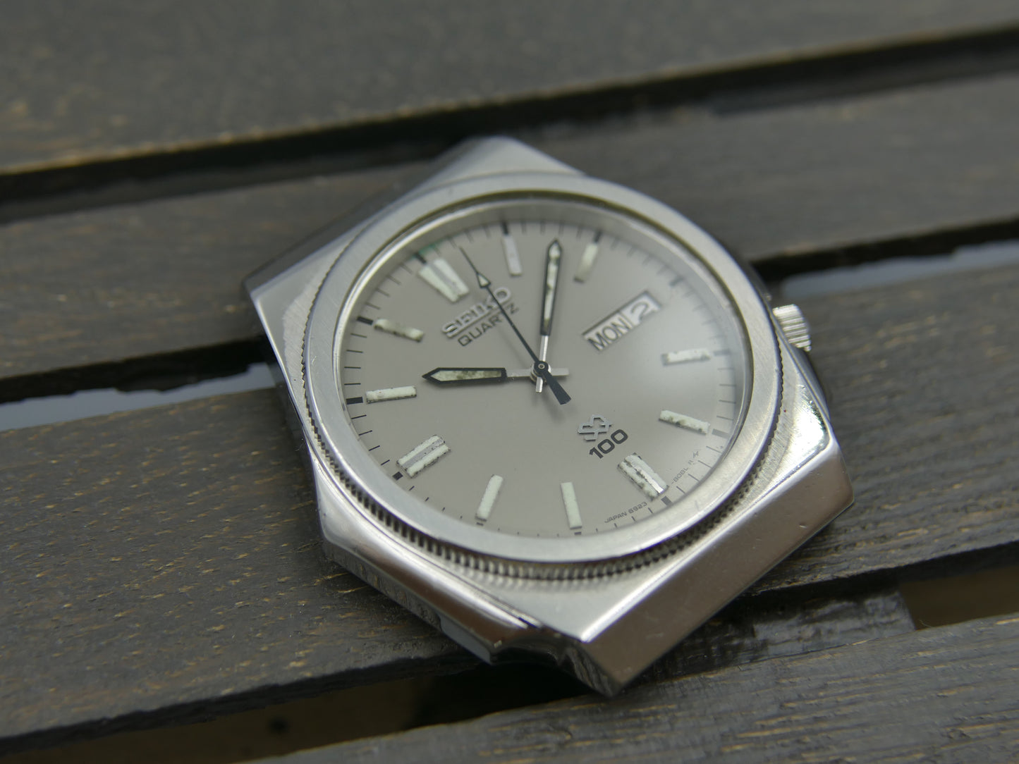 80s vintage watch Seiko SQ 100 Octagonal Case genta Ref. 6923-8070 serviced