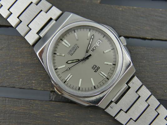80s vintage watch Seiko SQ 100 Octagonal Case genta Ref. 6923-8070 serviced