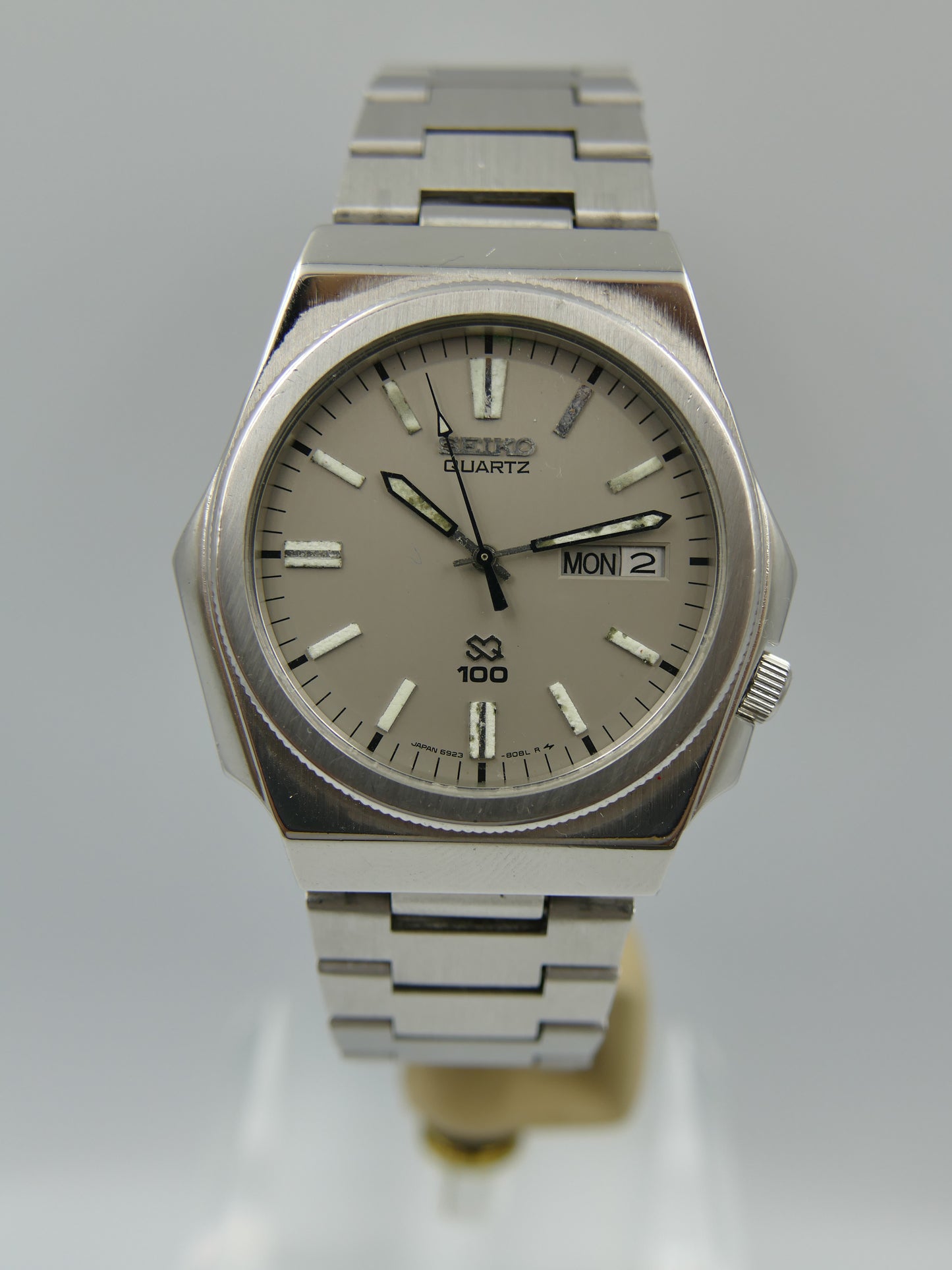 80s vintage watch Seiko SQ 100 Octagonal Case genta Ref. 6923-8070 serviced