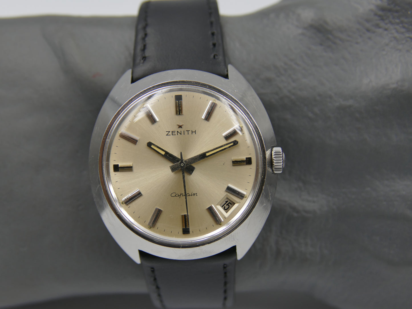 70s vintage watch mens Zenith Captain 2552C Turtle