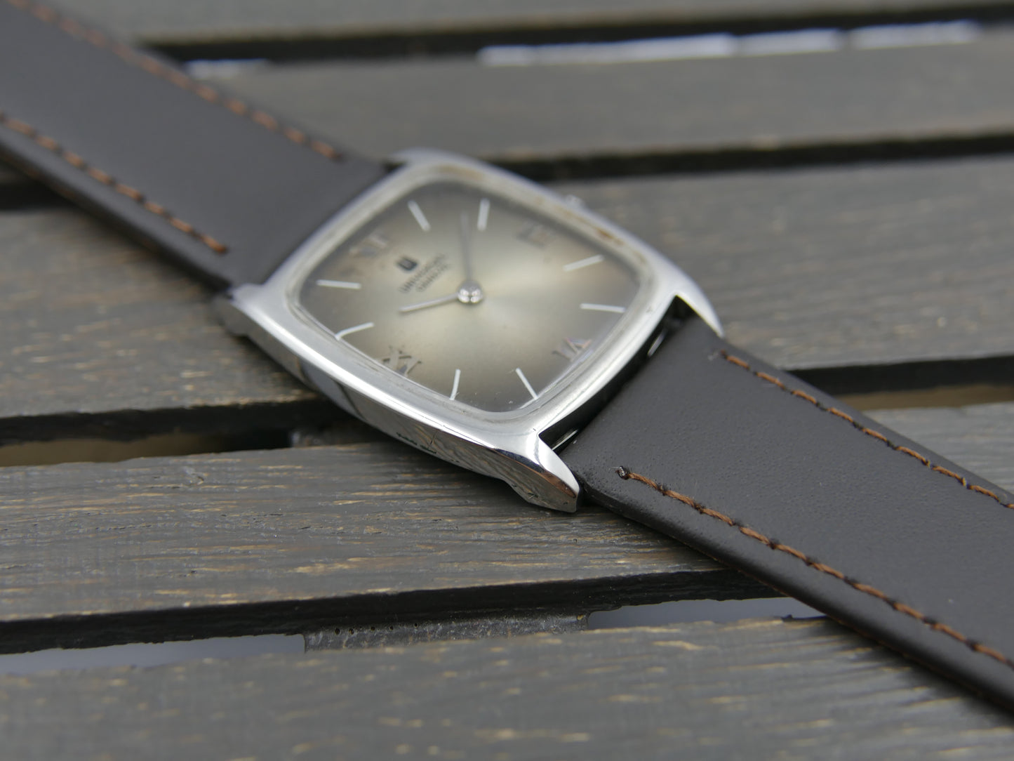 60s vintage watch mens Universal Geneve Tank hand wind  Cal 1-42 ref 842114 ultra slim coffee serviced