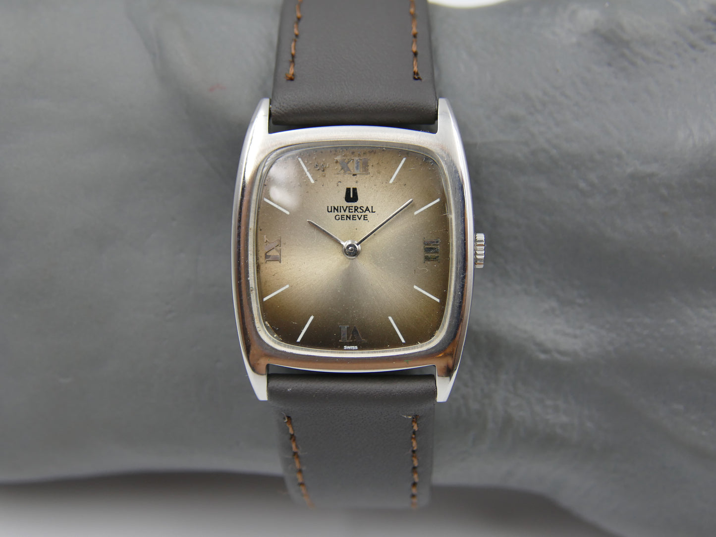 60s vintage watch mens Universal Geneve Tank hand wind  Cal 1-42 ref 842114 ultra slim coffee serviced