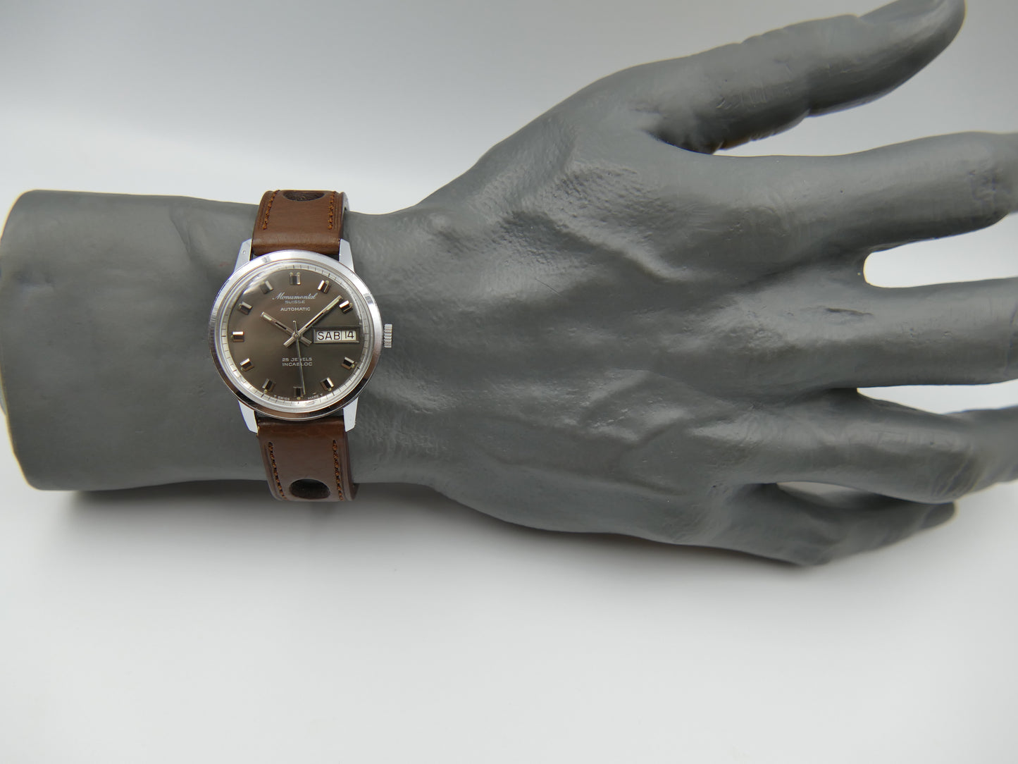 70s vintage watch mens Monumental swiss 25J automatic AS 1902/03 grey dial mint
