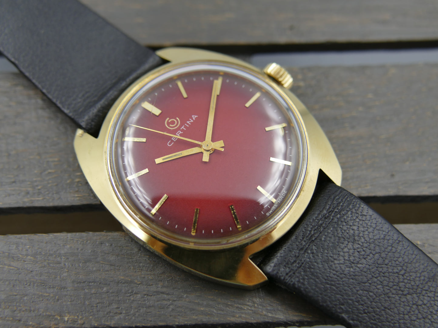 70s vintage watch mens Certina ref 5206 147 hand wind cal 25-66 burgundy dial NOS
