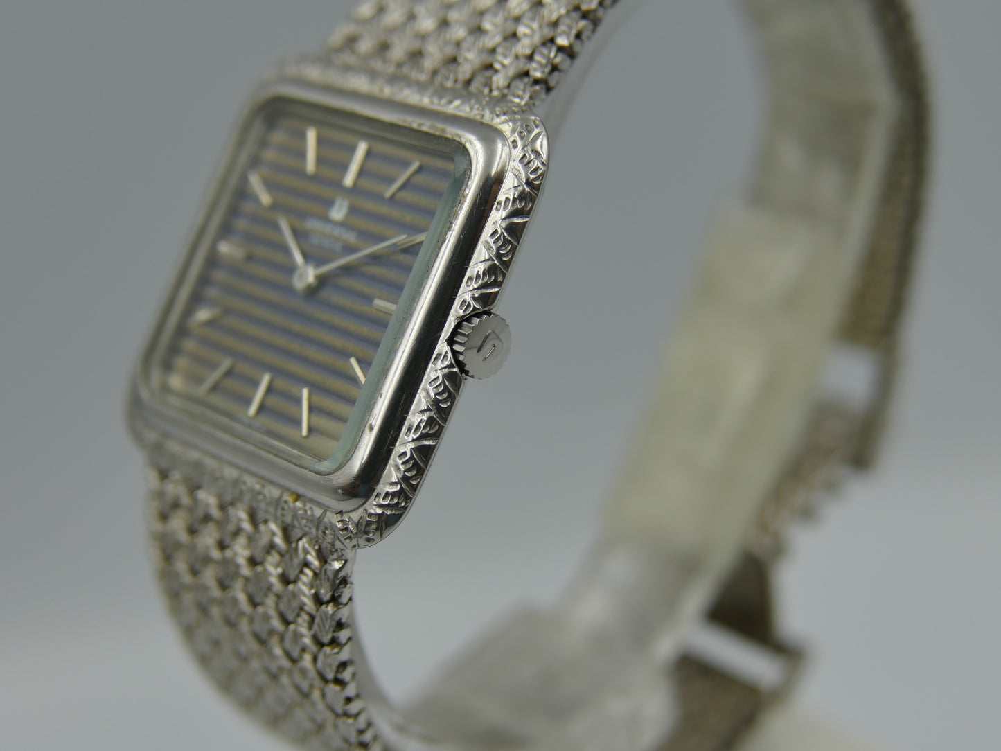 60s vintage watch mens Universal geneve tank ref 842676 hand wind 1-42 solid silver bracelet