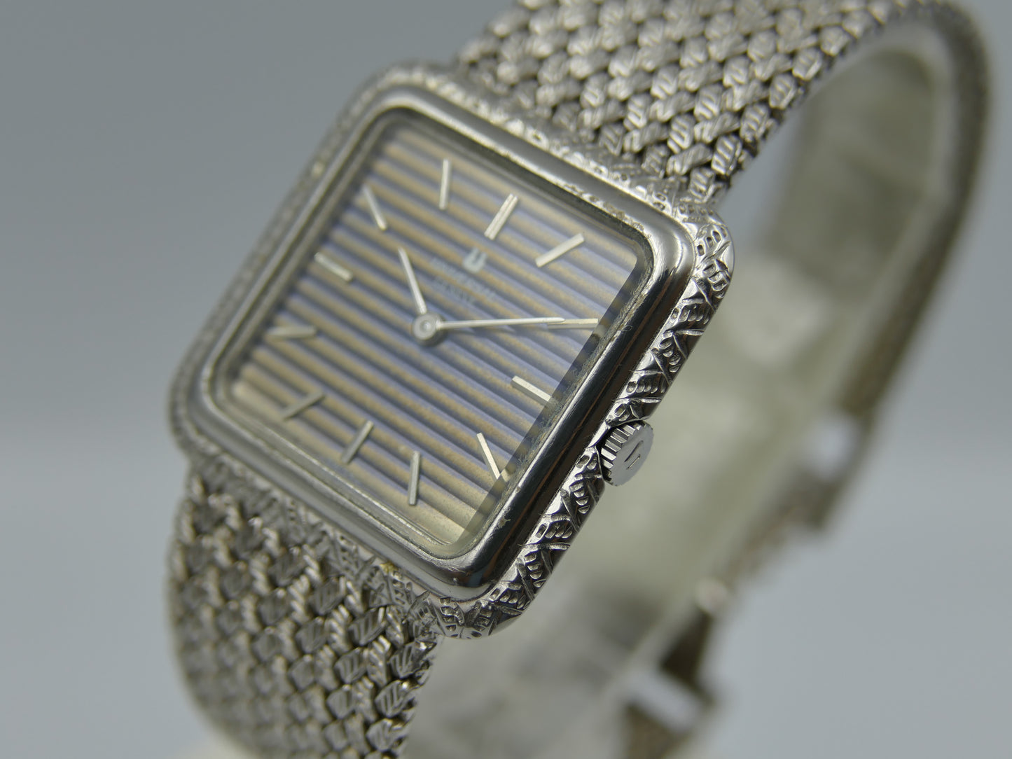 60s vintage watch mens Universal geneve tank ref 842676 hand wind 1-42 solid silver bracelet