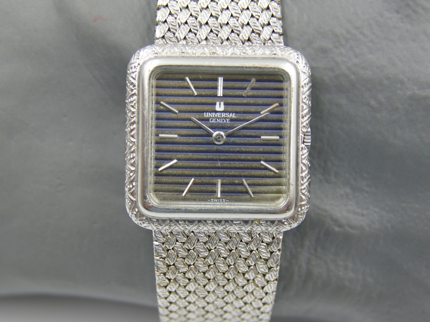 60s vintage watch mens Universal geneve tank ref 842676 hand wind 1-42 solid silver bracelet