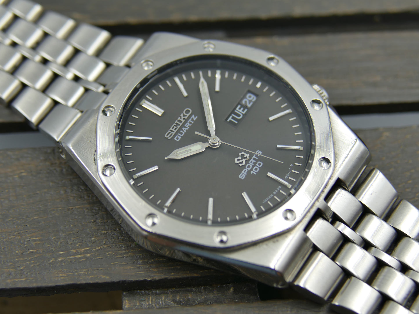80s vintage watch mens Seiko SQ Sports 100 ref 8229-801A Royal Oak