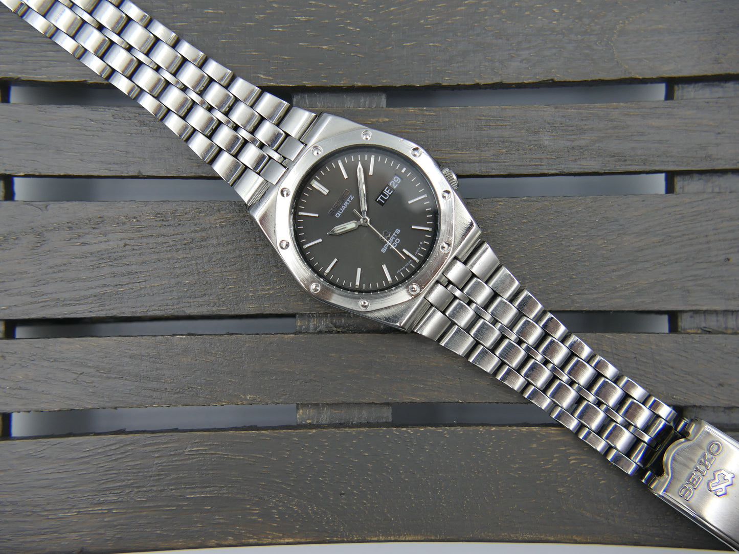 80s vintage watch mens Seiko SQ Sports 100 ref 8229-801A Royal Oak