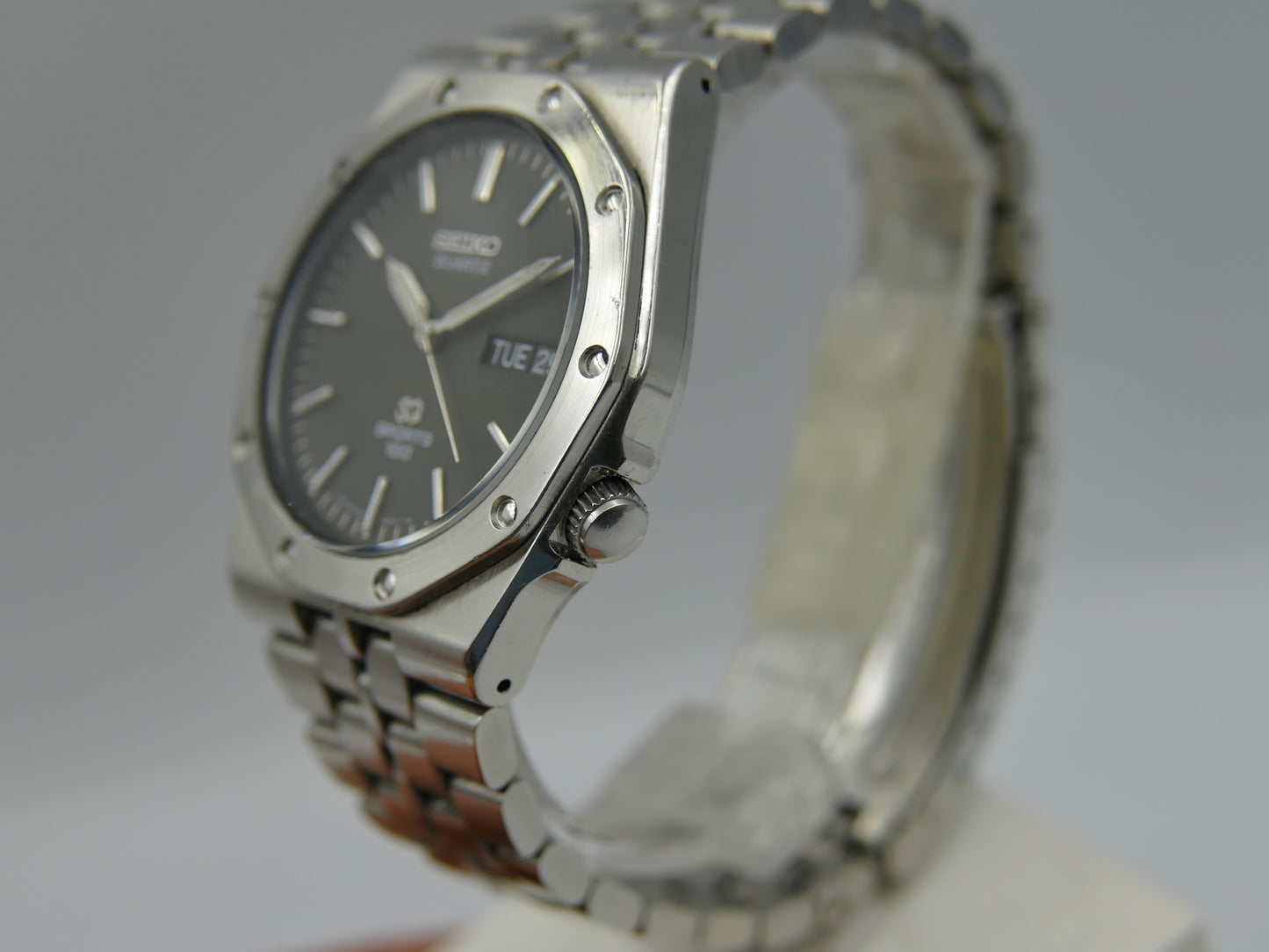 80s vintage watch mens Seiko SQ Sports 100 ref 8229-801A Royal Oak
