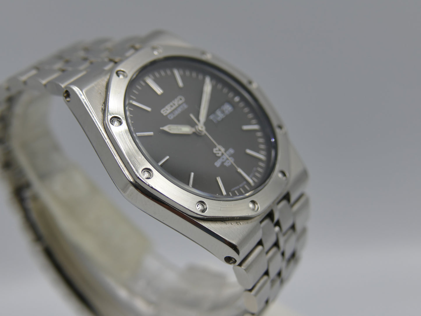 80s vintage watch mens Seiko SQ Sports 100 ref 8229-801A Royal Oak