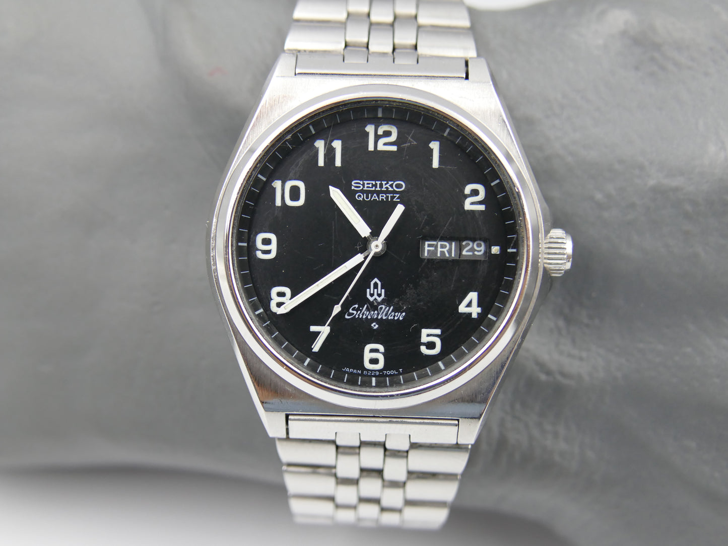 80s vintage watch mens Seiko SilverWave 8229-7000 - Black Dial Field Watch