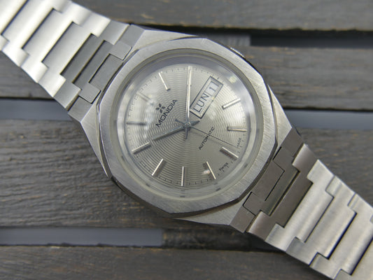 70s vintage watch mens NOS Mondia Royal Oak ref. 26014 automatic eta 2789 38mm