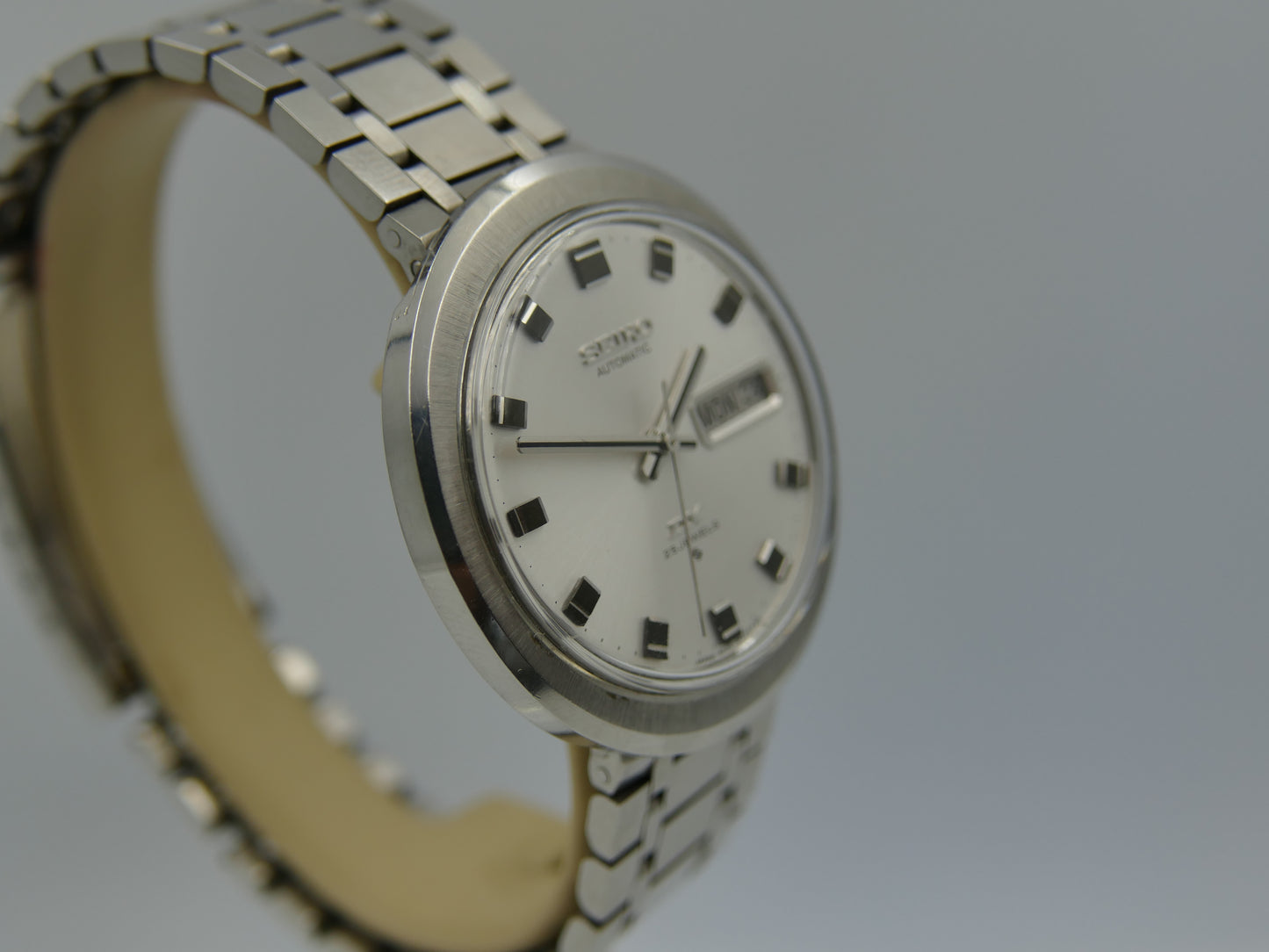 60s vintage watch mens Seiko DX 6106 - 8079 TAD Automatic day/date Steel 37mm