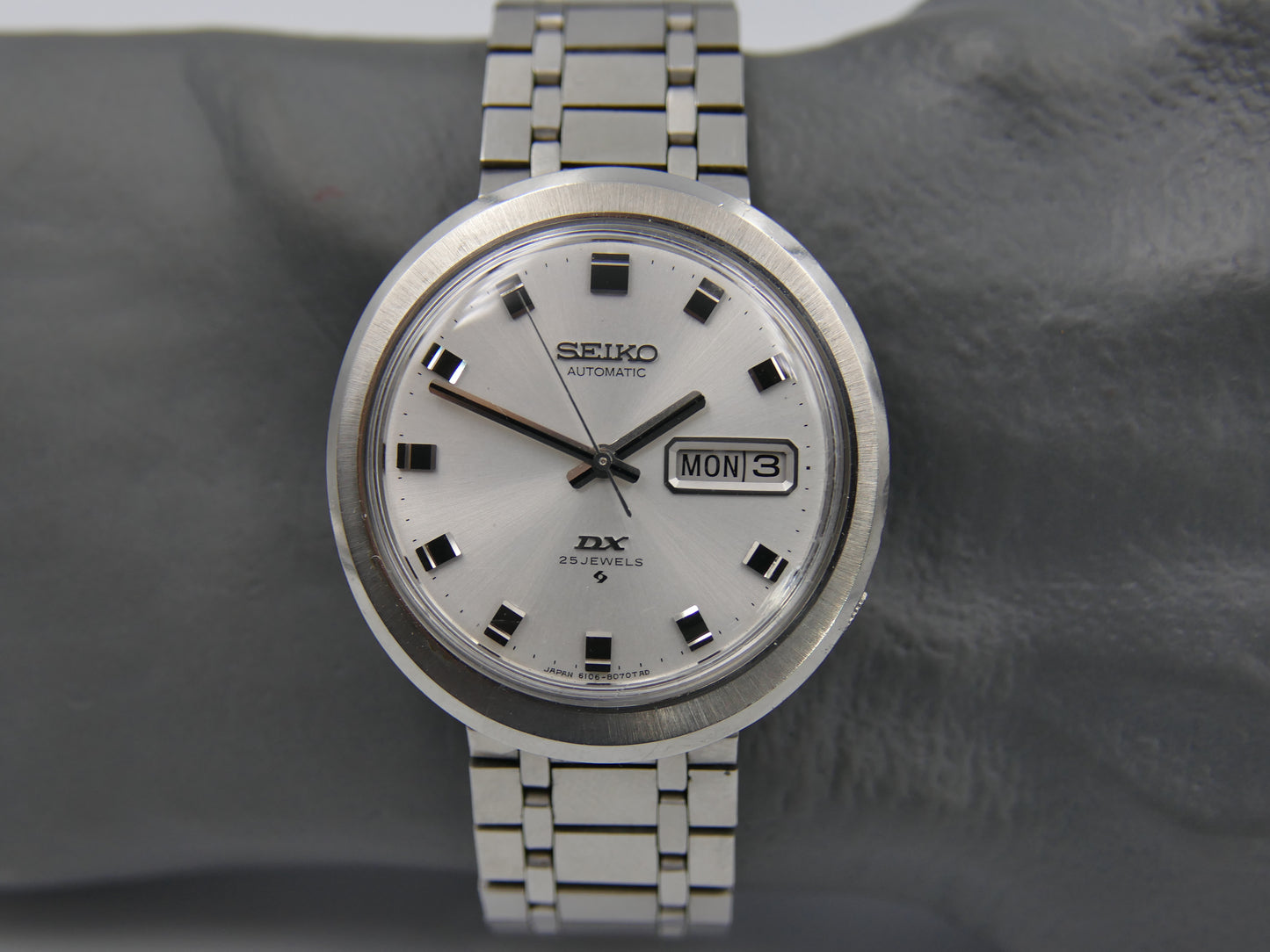 60s vintage watch mens Seiko DX 6106 - 8079 TAD Automatic day/date Steel 37mm