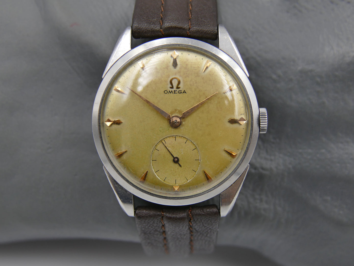 50s vintage watch mens Omega ref. 2900 -5 hand wind cal. 267