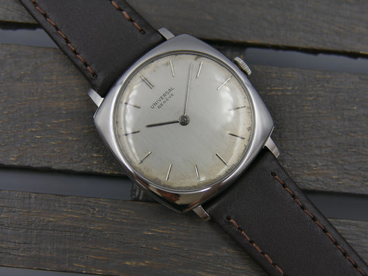 60s vintage watch mens Universal Geneve ref. 842112 /02 hand wind cal 42 thin Cushion