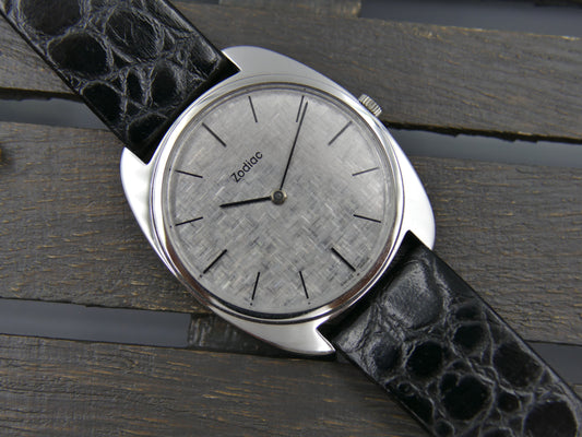 70s vintage watch mens dress NOS Zodiac Ref 382.661 Cal. 38 silver linen dial