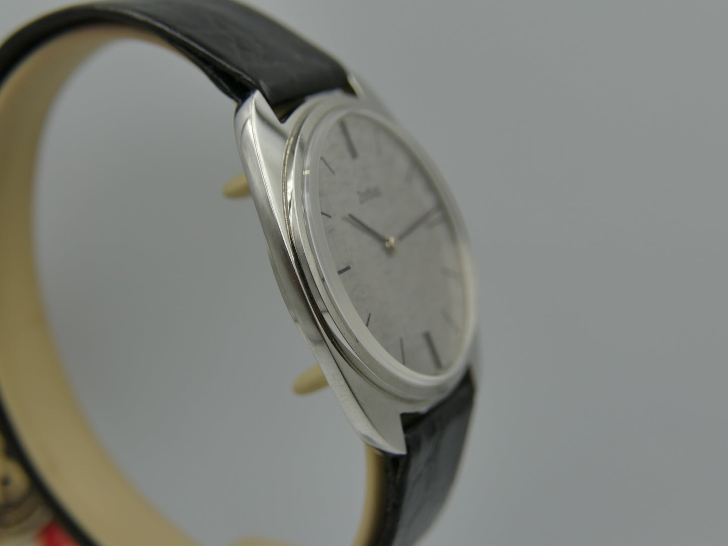 70s vintage watch mens dress NOS Zodiac Ref 382.661 Cal. 38 silver linen dial
