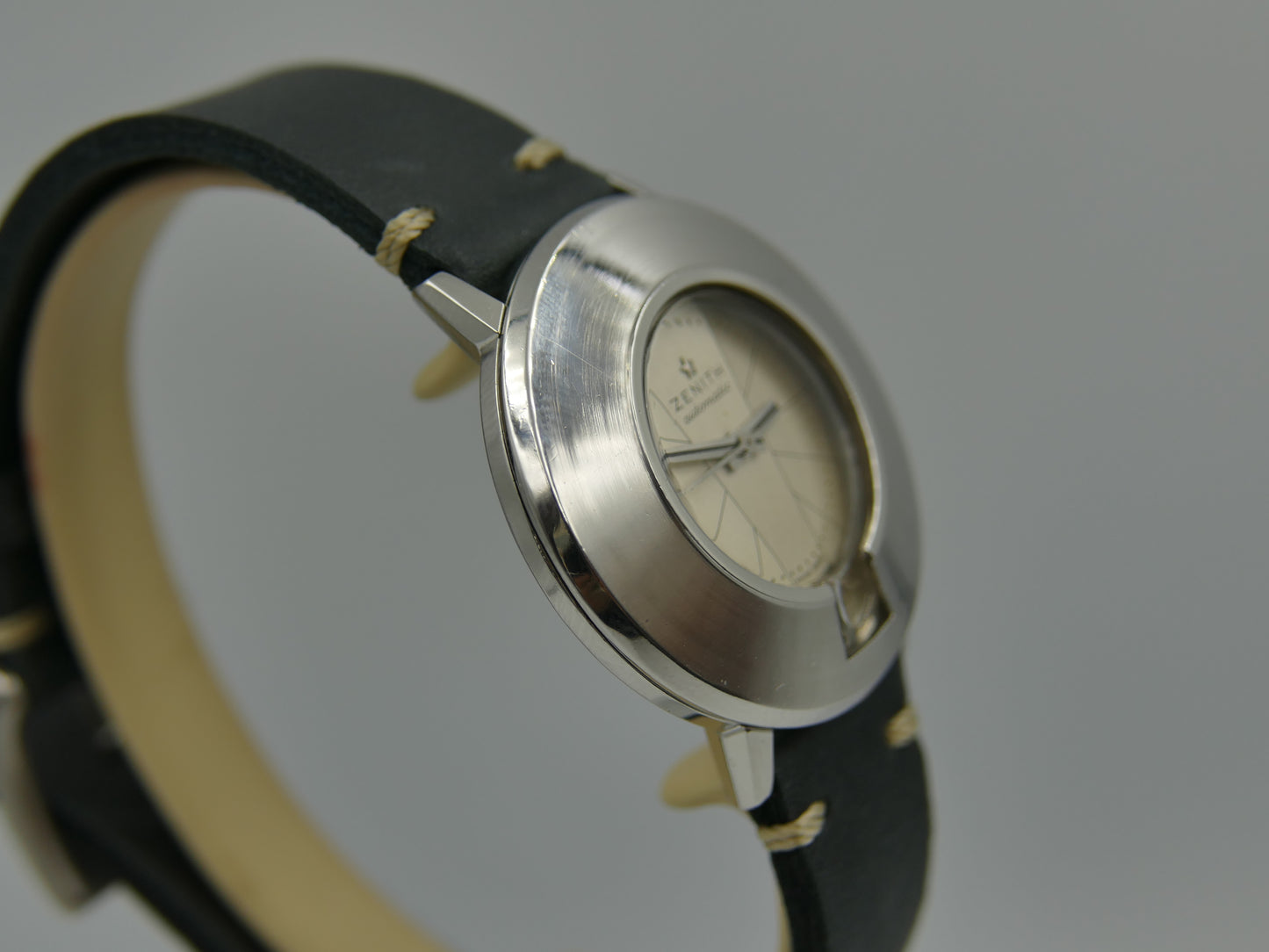 60s vintage watch mens Zenith ref A6621 Keyhole Automatic Cal 2542 PC