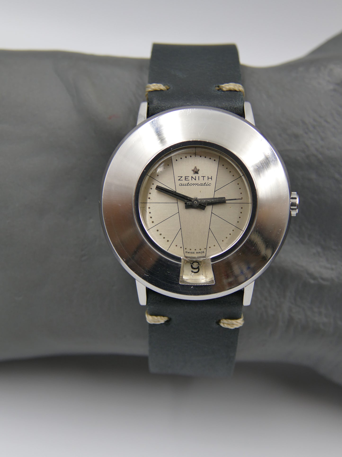 60s vintage watch mens Zenith ref A6621 Keyhole Automatic Cal 2542 PC