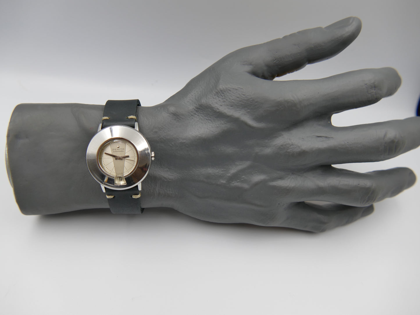 60s vintage watch mens Zenith ref A6621 Keyhole Automatic Cal 2542 PC