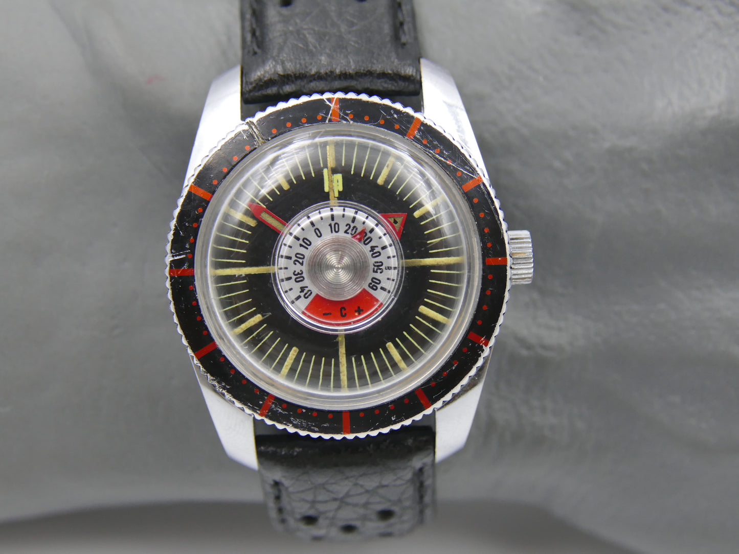 70s vintage watch mens Lip ref 42670 thermometer diver hand wind DUROWE