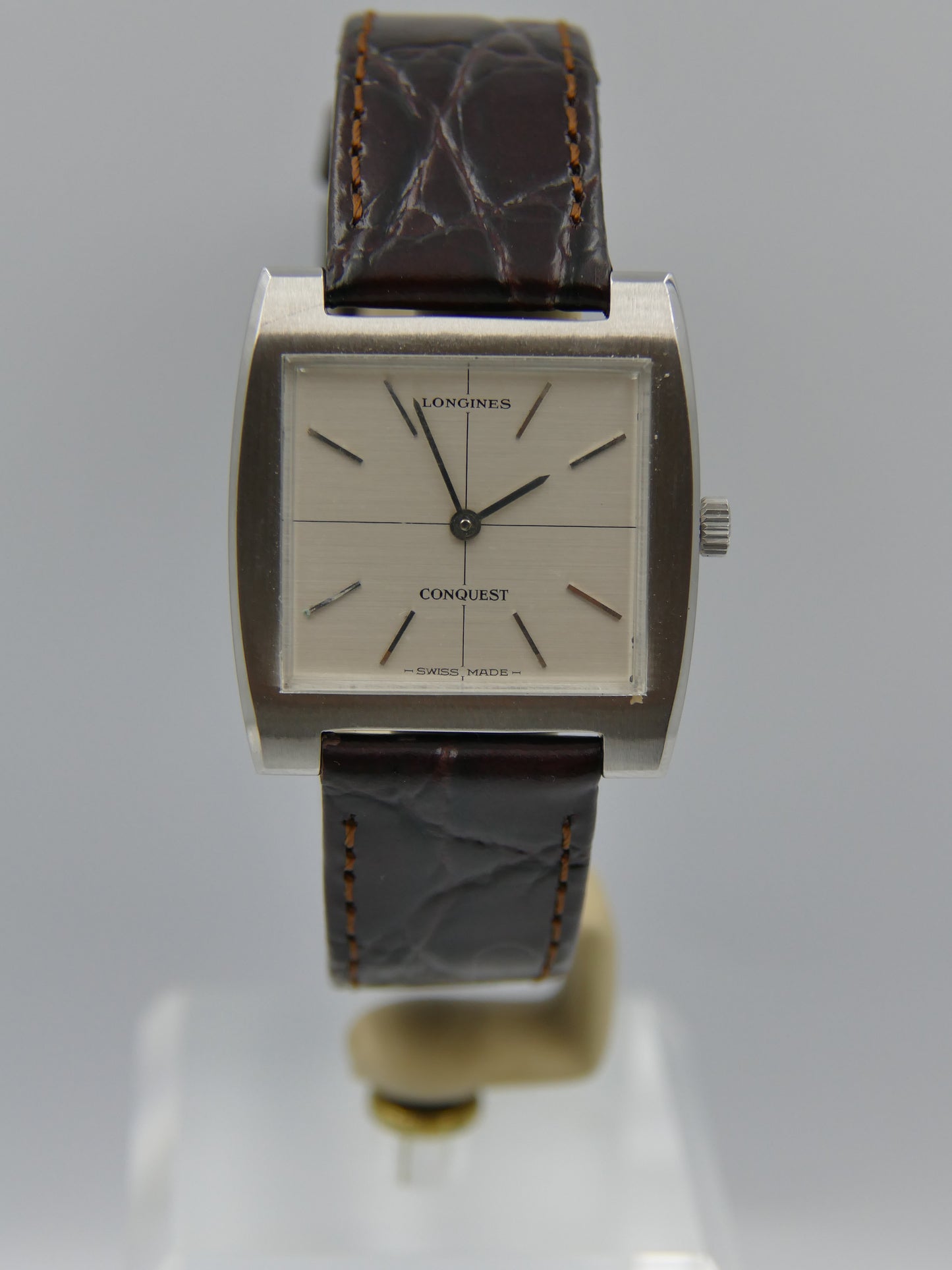 70s vintage watch mens dress Longines Conquest Cross-Hair Square hand wind L847.3 NOS w/box